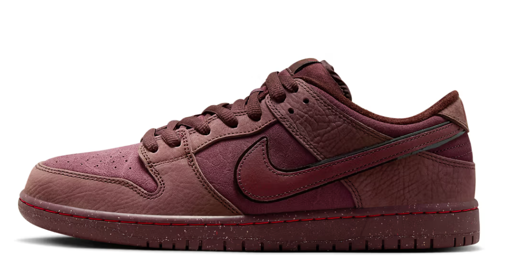 Nike SB Dunk Low PRM Shoe Burgundy Crush Dark Team Red Earth