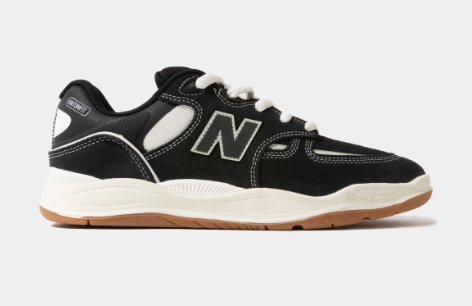 New balance shoe clearance store hours