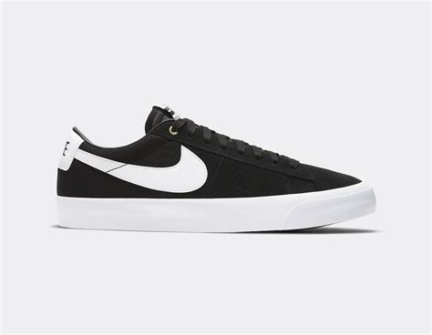 Nike SB Zoom Blazer Low Pro GT Shoe - Black/White